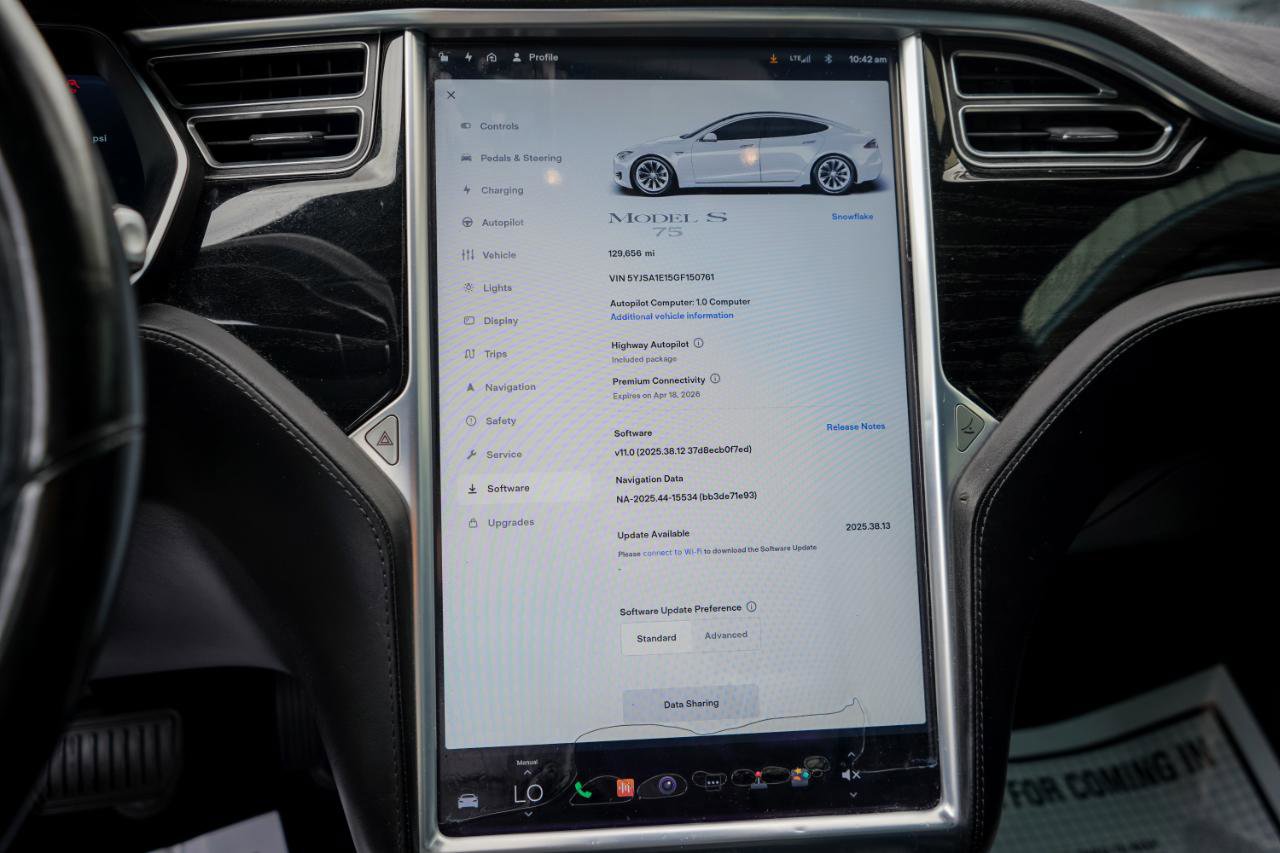 Used 2016 Tesla Model S 70 image 12