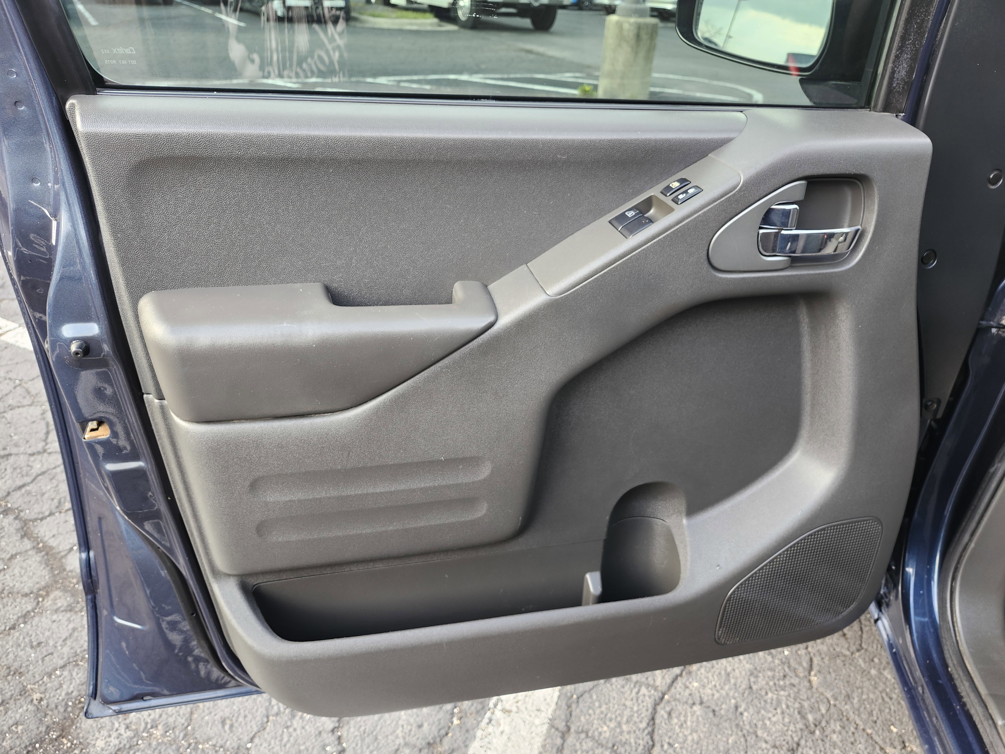 Used 2016 Nissan Frontier SV AWD/4WD image 19