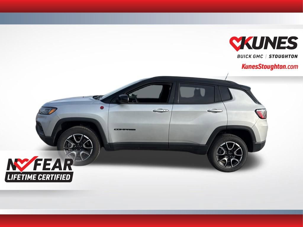 Used 2025 Jeep Compass Trailhawk AWD/4WD image 8