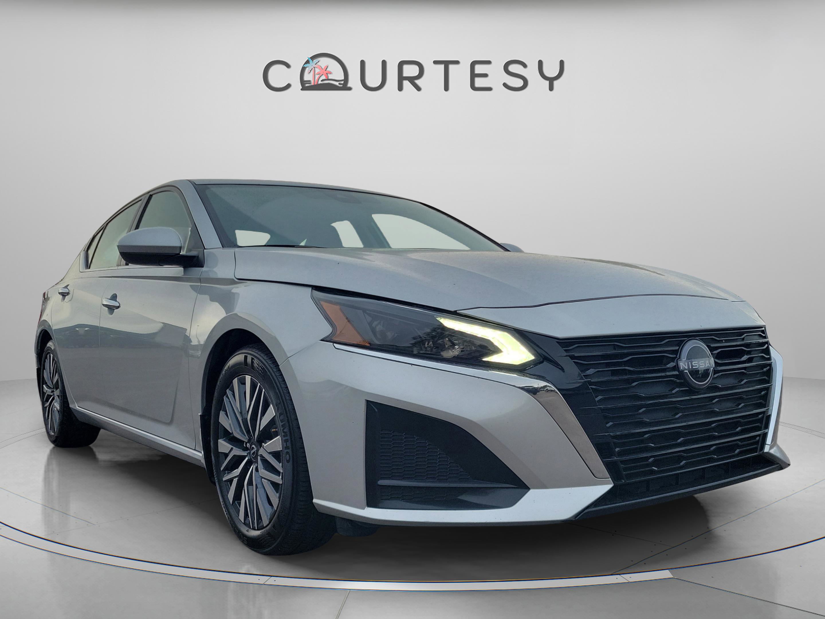 Certified 2024 Nissan Altima 2.5 SV w/ SV Premium Package image 6