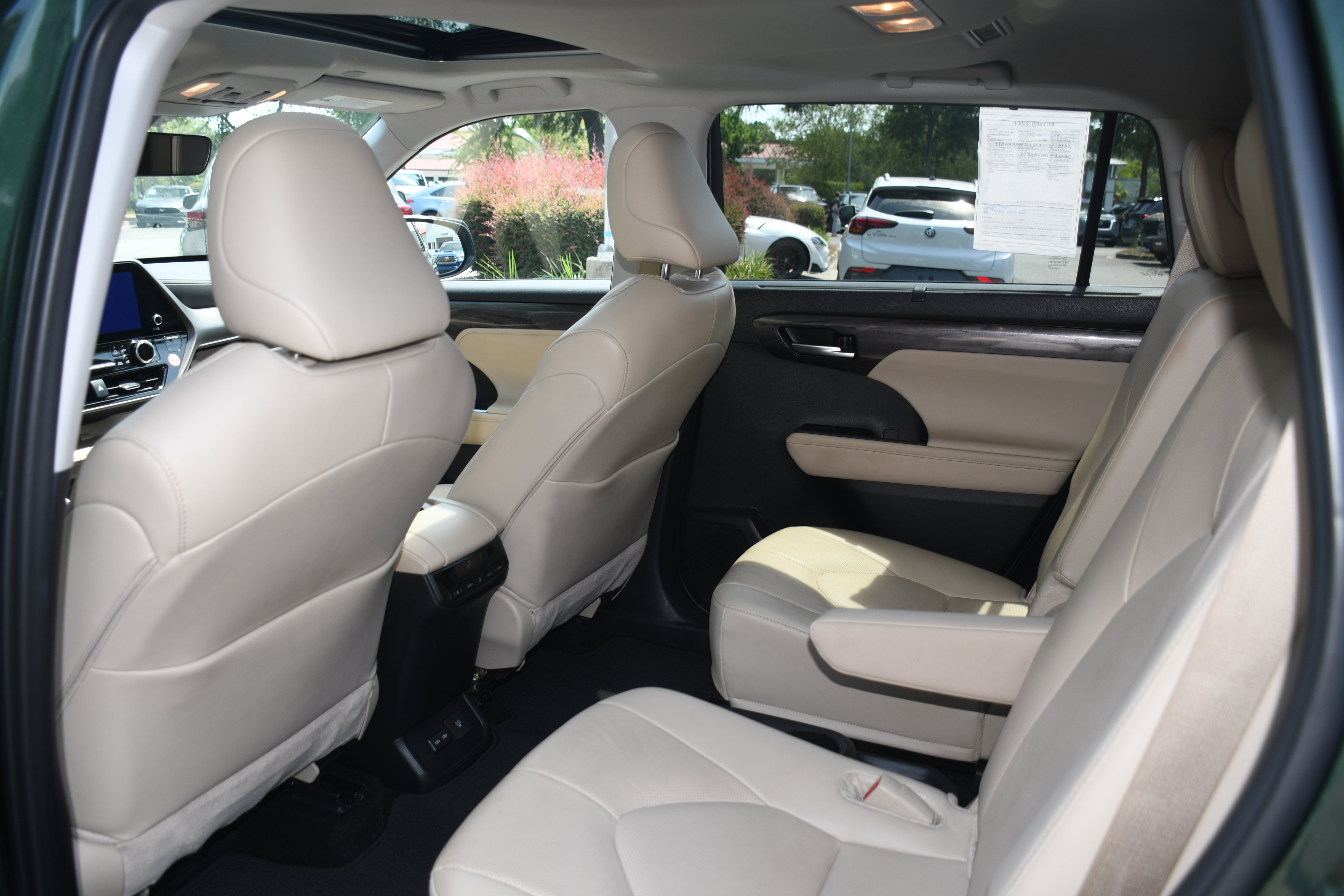 Certified 2025 Toyota Highlander LE AWD/4WD image 17