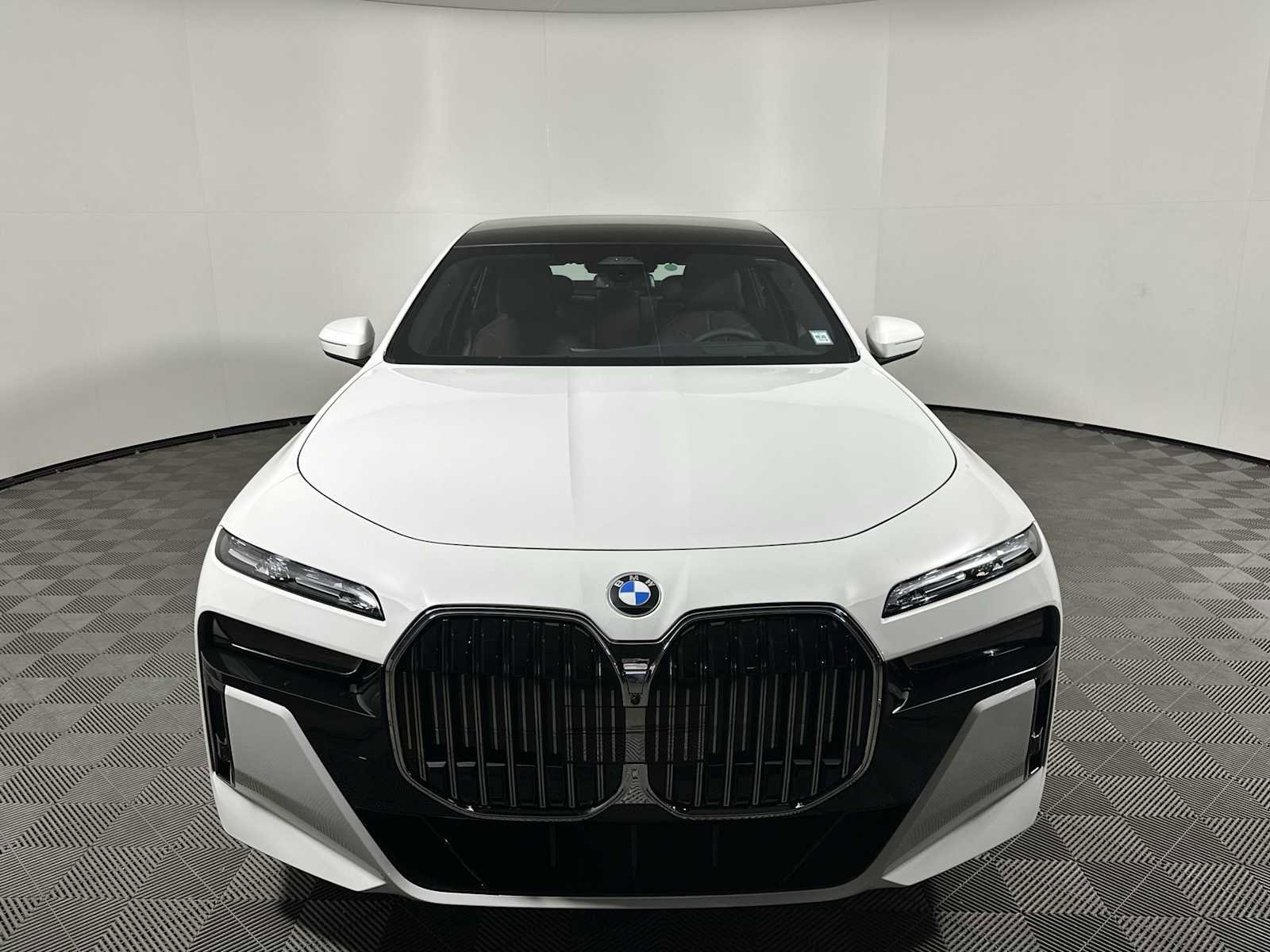 New 2026 BMW 740i xDrive w/ Executive Package image 5
