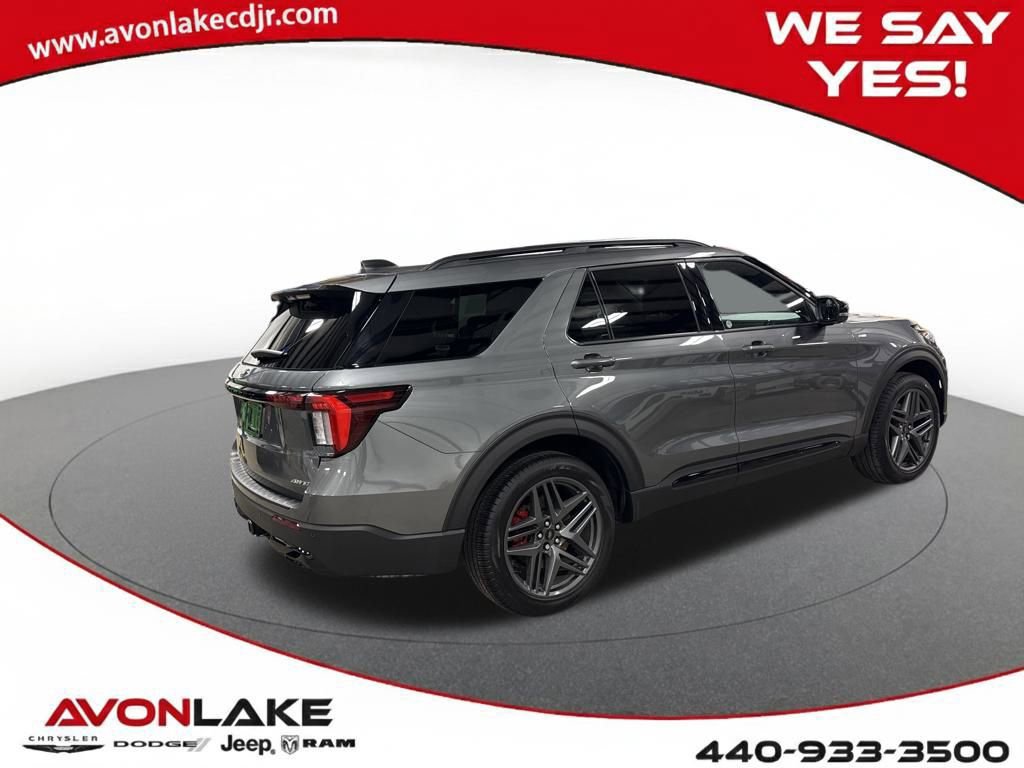Used 2025 Ford Explorer ST-Line w/ ST-Line Street Pack image 5