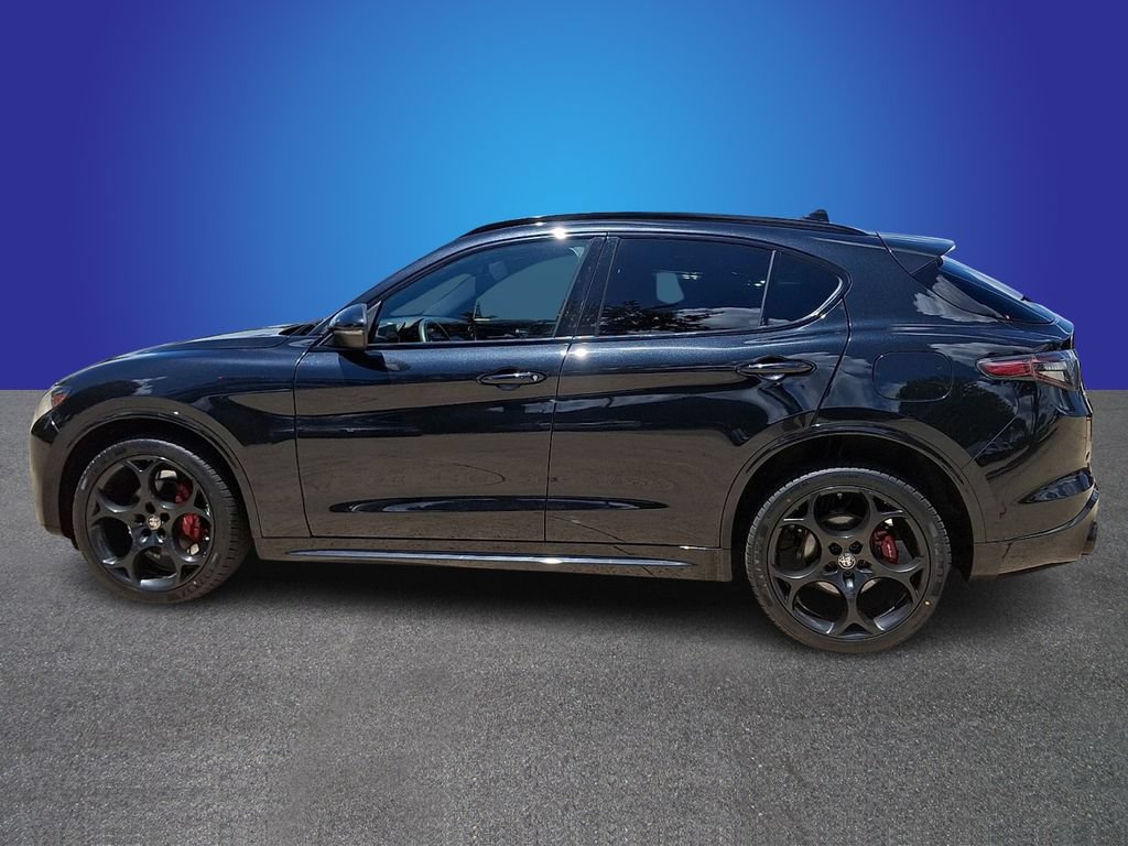 Used 2024 Alfa Romeo Stelvio AWD image 7