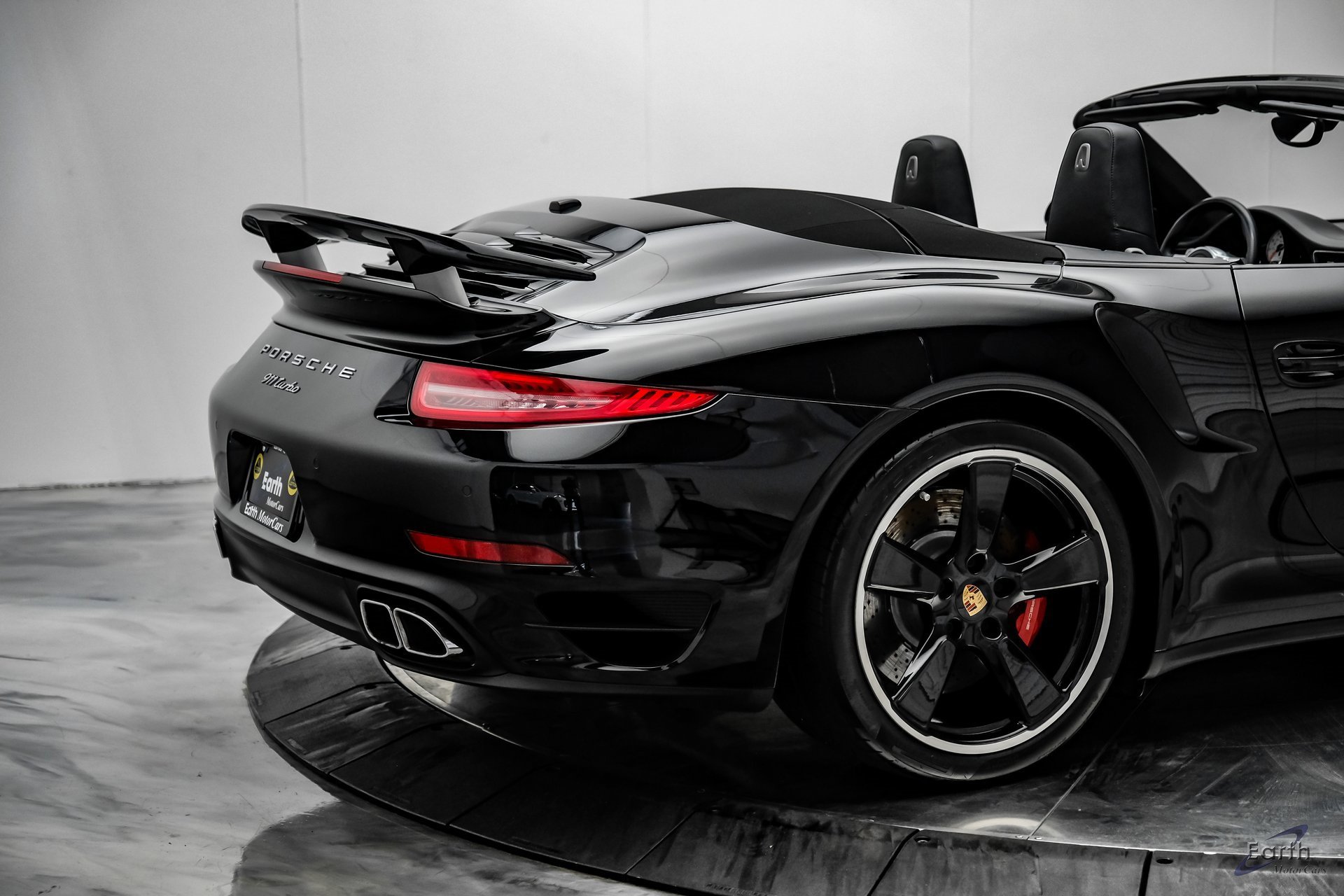 Used 2015 Porsche 911 Turbo image 19