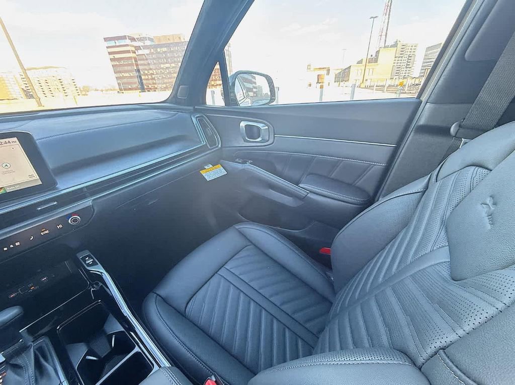 New 2025 Kia Sorento SX Prestige AWD/4WD image 12