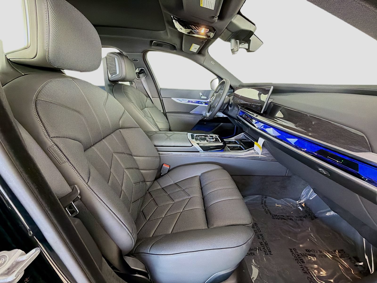 New 2026 BMW i7 xDrive60 AWD/4WD image 30