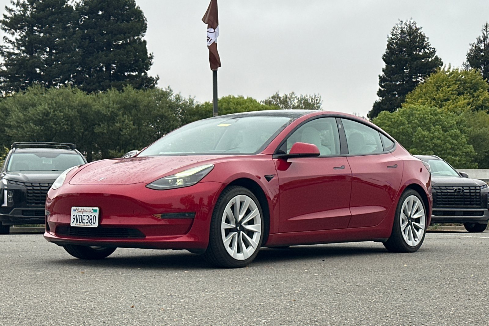 Used 2021 Tesla Model 3 Standard Range Plus RWD image 9