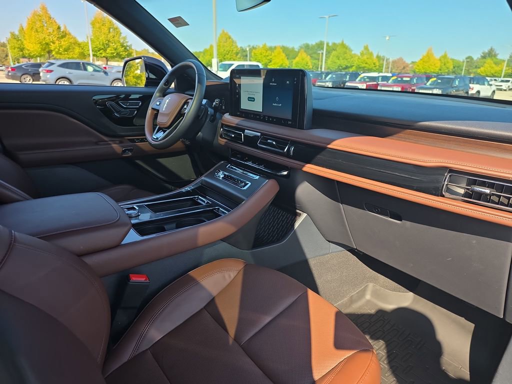 Used 2025 Lincoln Aviator Reserve w/ Illumination Package image 20