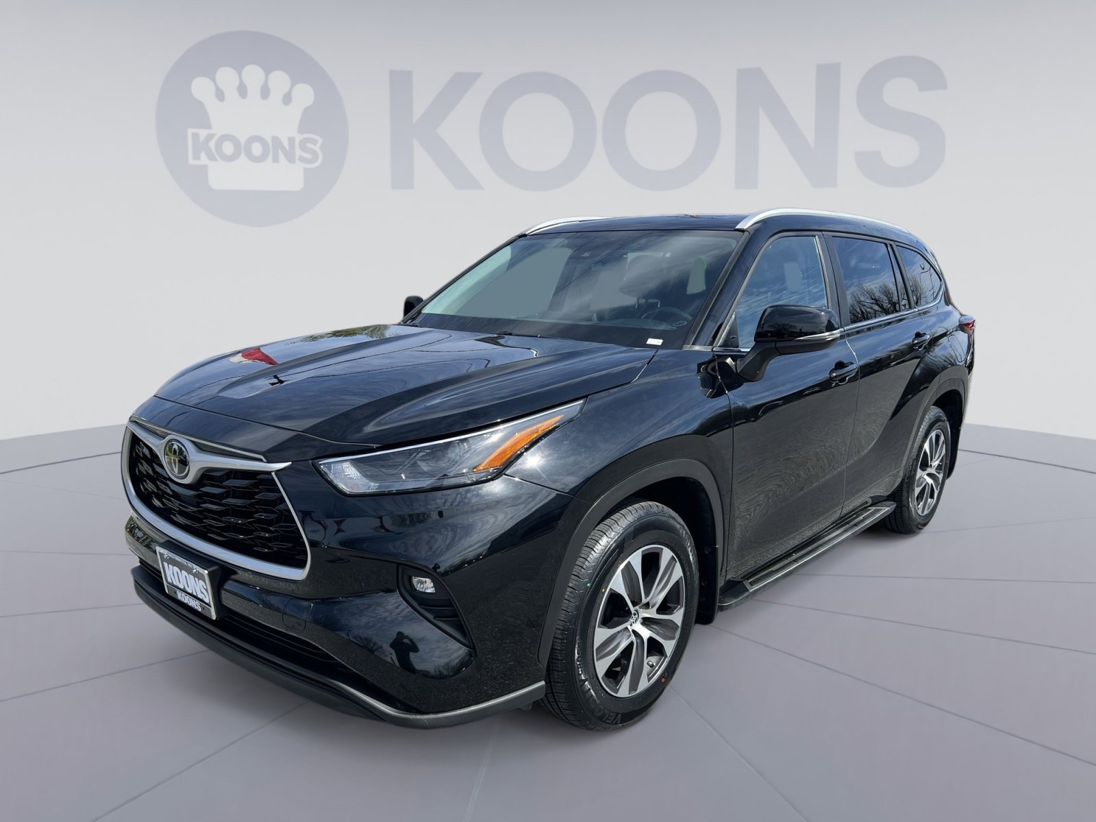 Used 2023 Toyota Highlander XLE image 1