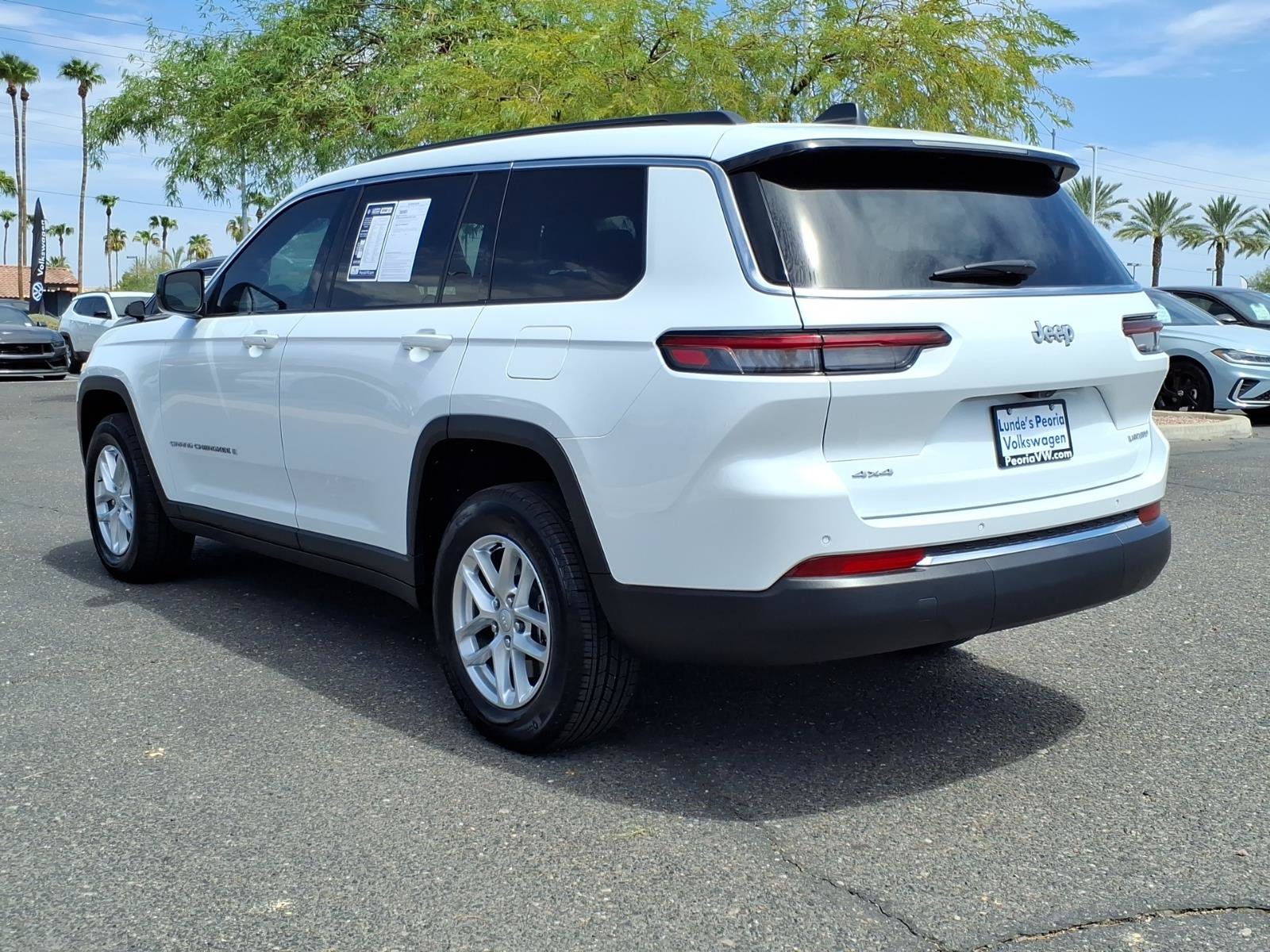 Used 2025 Jeep Grand Cherokee L Laredo AWD/4WD image 5