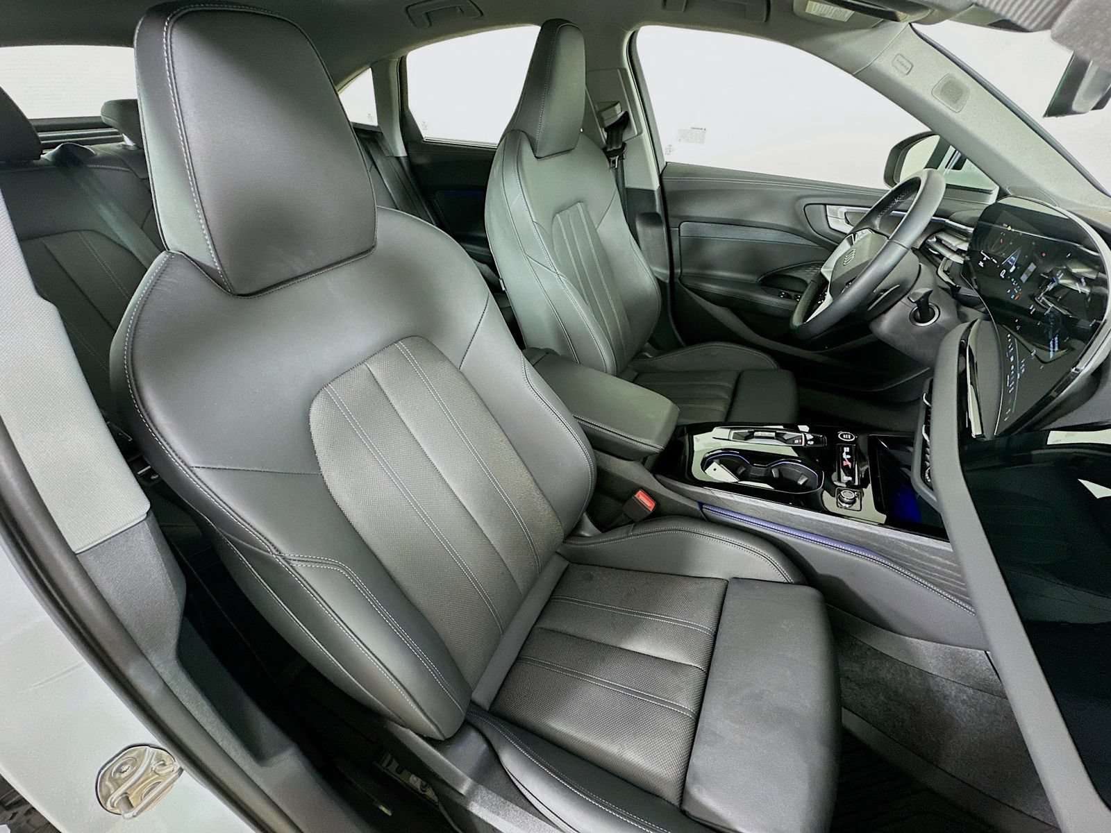 Used 2025 Audi A5 2.0T Premium Plus w/ Premium Plus AWD/4WD image 44