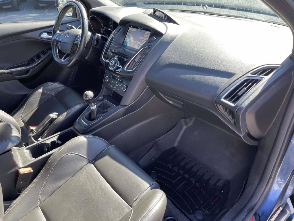 Used 2018 Ford Focus ST w/ Equipment Group 402A FWD image 14