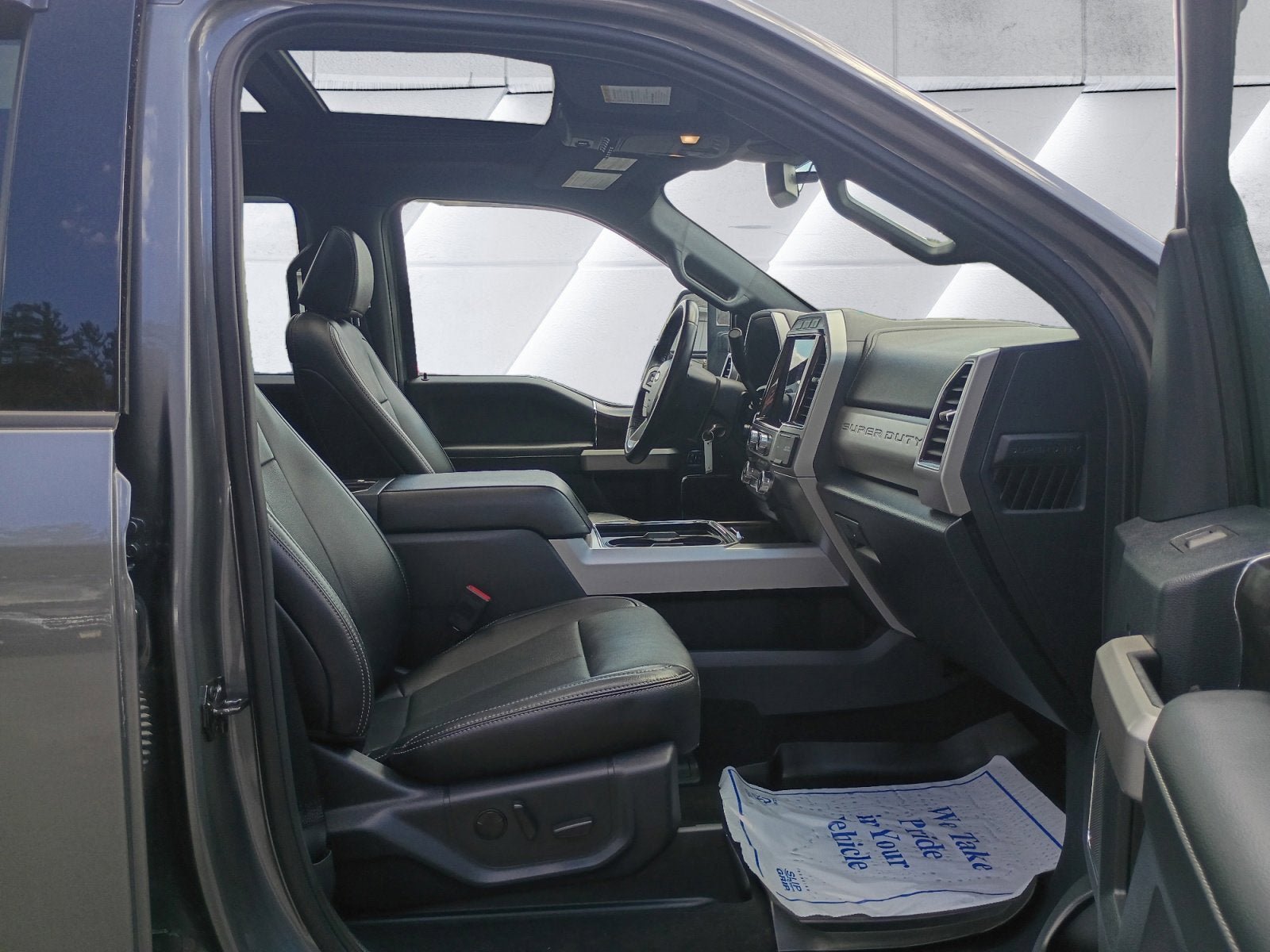 Used 2022 Ford F250 Lariat w/ Chrome Package AWD/4WD image 16