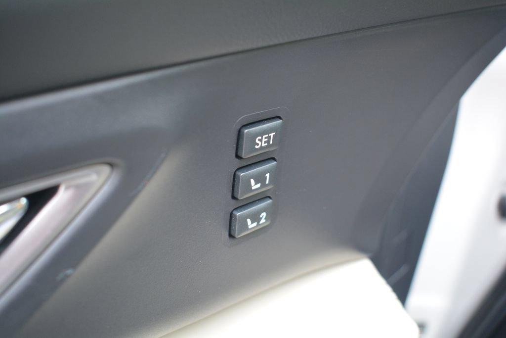 Used 2024 Subaru Ascent Limited AWD/4WD image 8