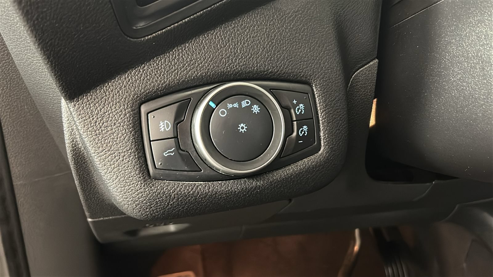 Used 2019 Ford Escape SEL AWD/4WD image 23