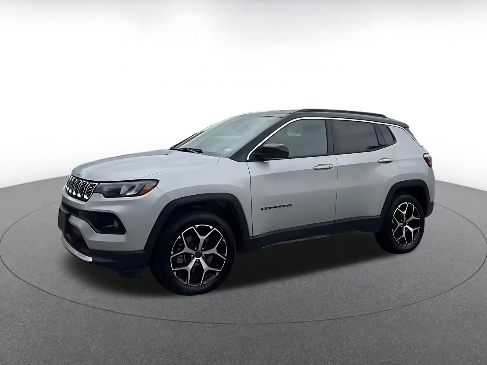 Used 2025 Jeep Compass Trailhawk image 8