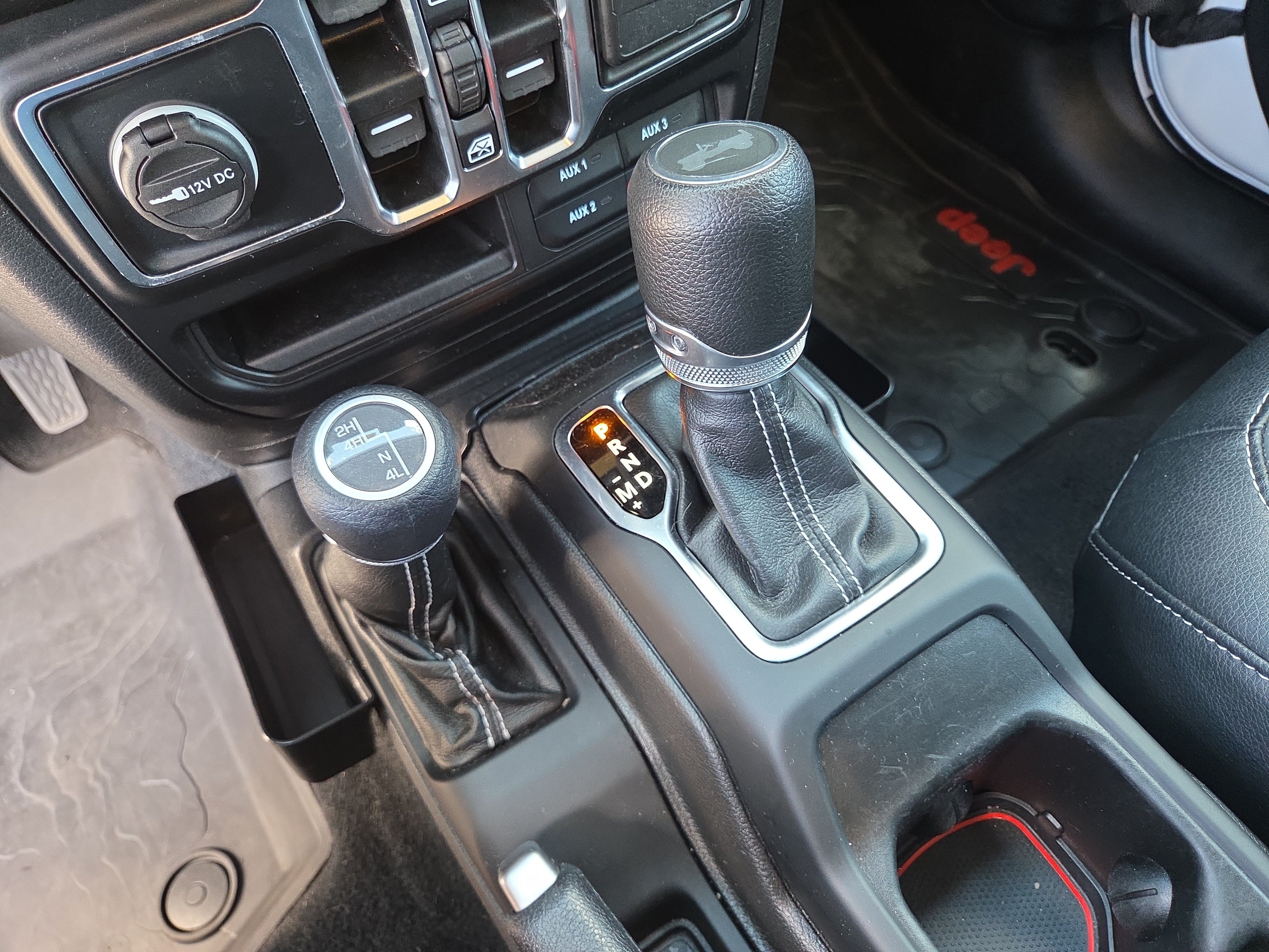 Used 2022 Jeep Wrangler Unlimited Sahara w/ Cold Weather Group AWD/4WD image 24