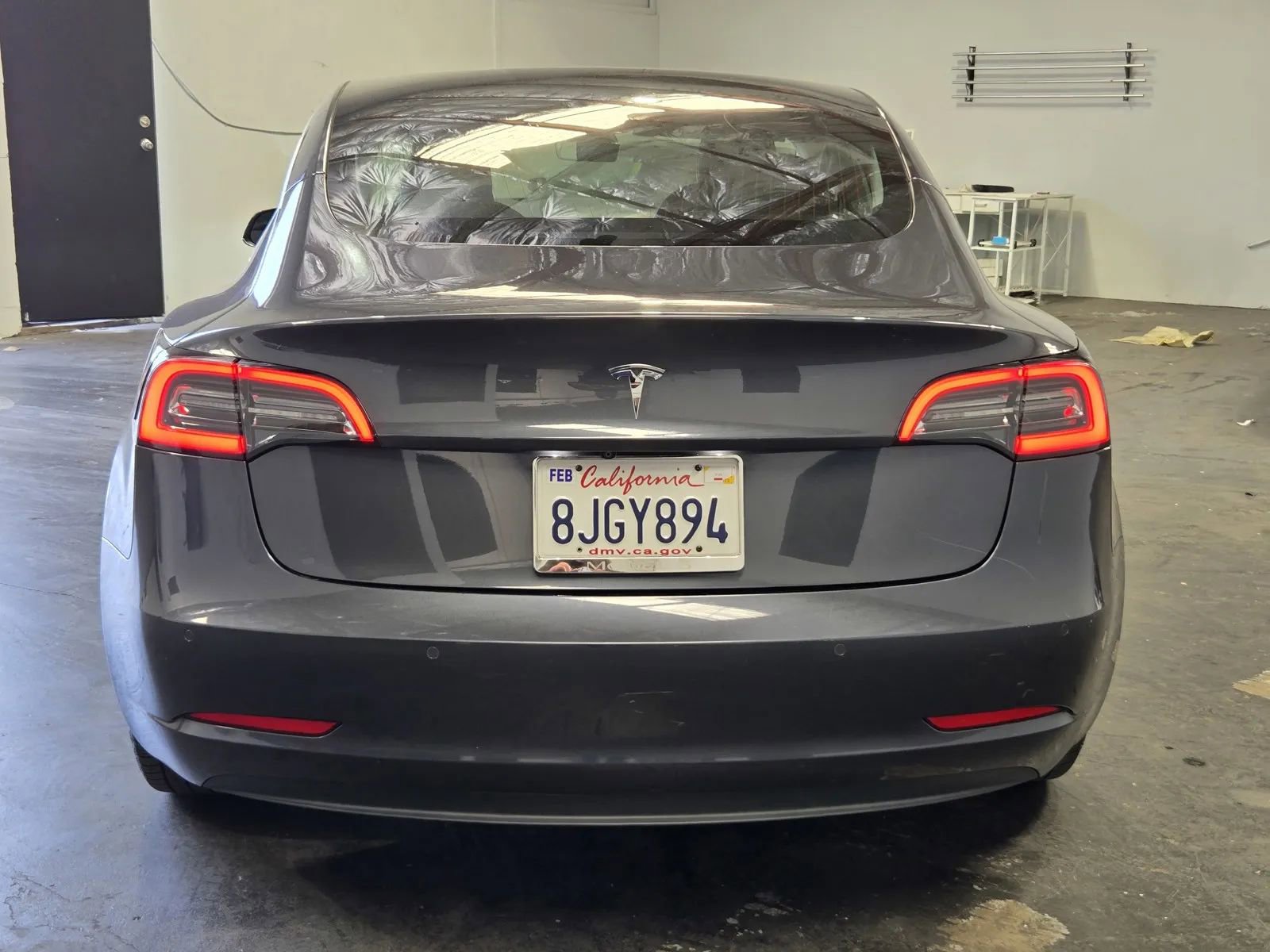 Used 2018 Tesla Model 3 Mid Range RWD image 3