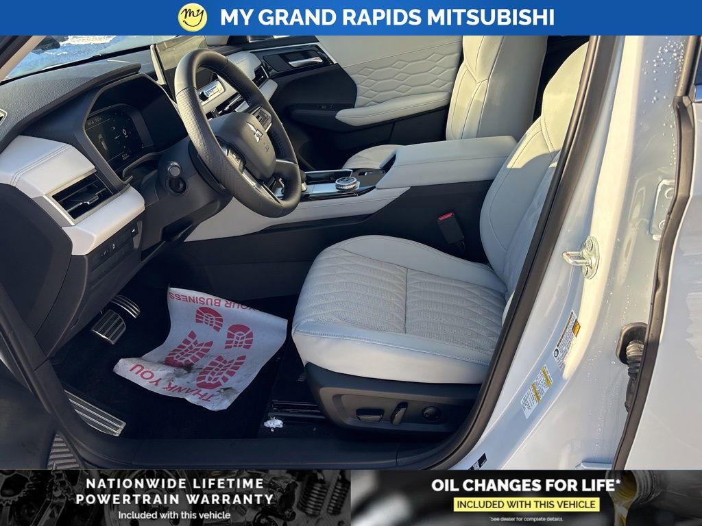 New 2026 Mitsubishi Outlander SEL image 9