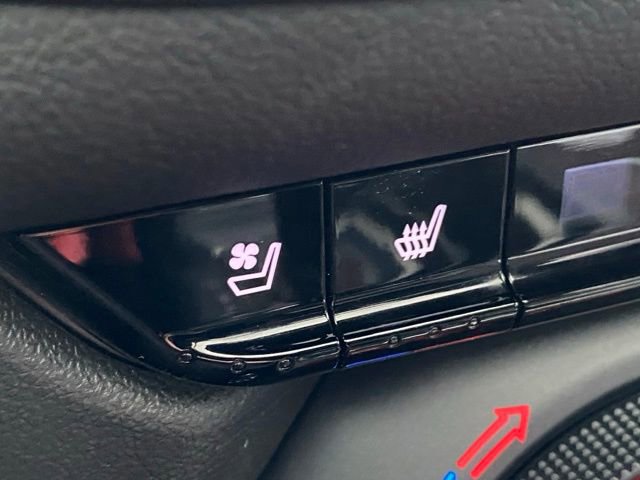 Used 2022 Chevrolet Blazer RS w/ Enhanced Convenience Package image 19