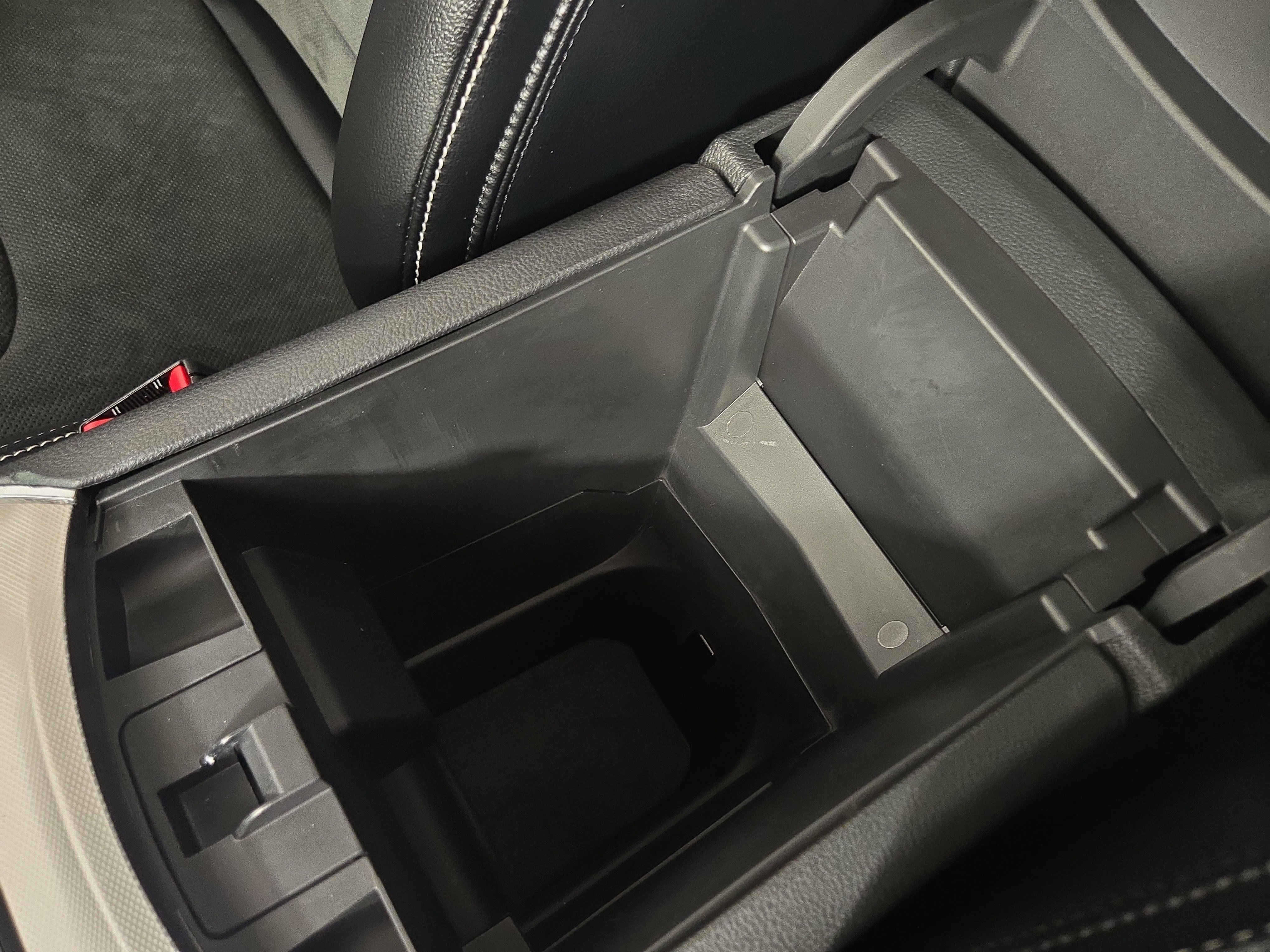 Used 2022 Ford Edge ST w/ Equipment Group 401A image 33