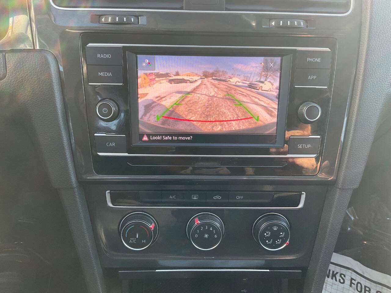 Used 2019 Volkswagen Golf S image 18