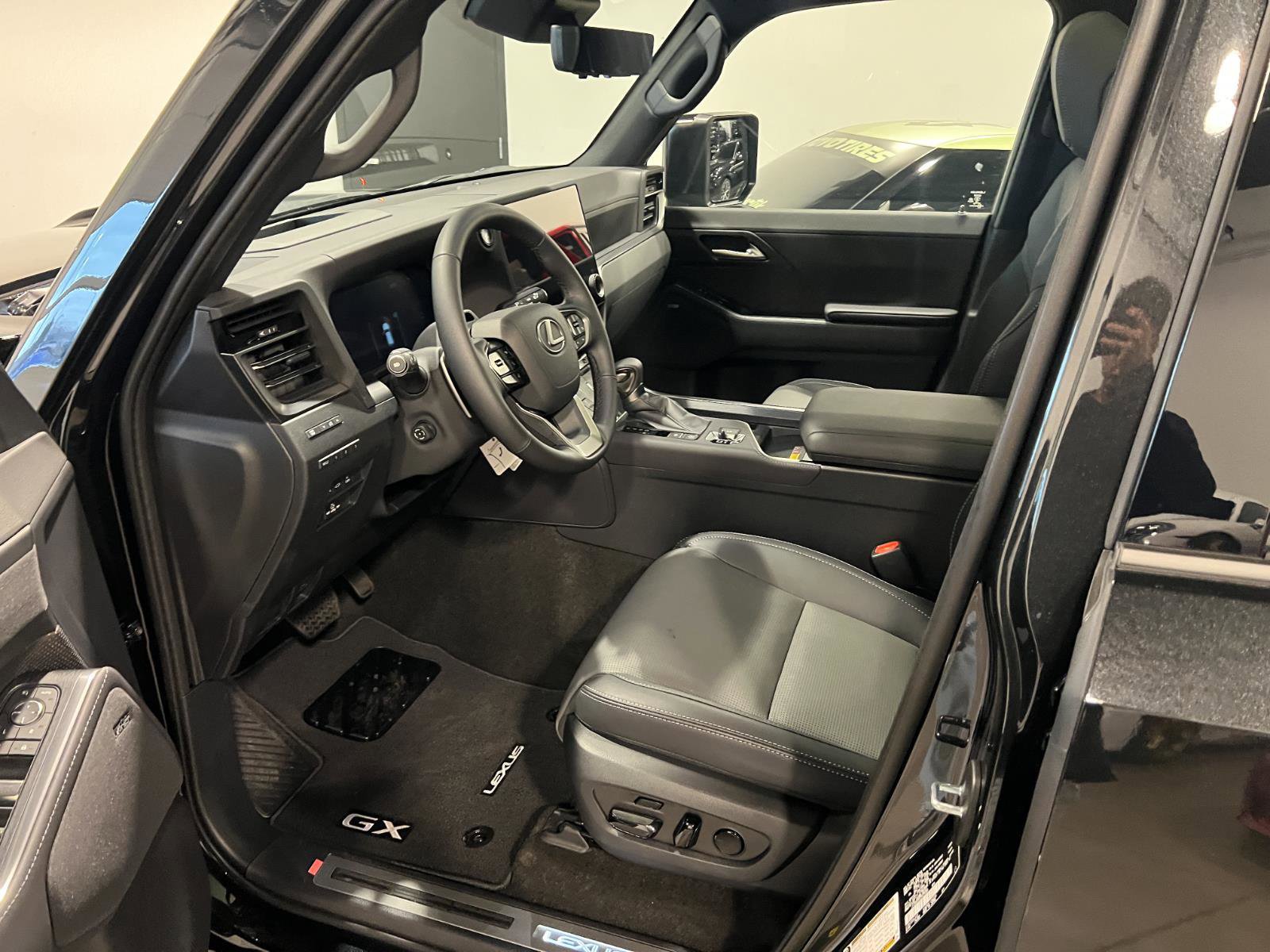 Used 2026 Lexus GX 550 w/ Cold Area Package image 10