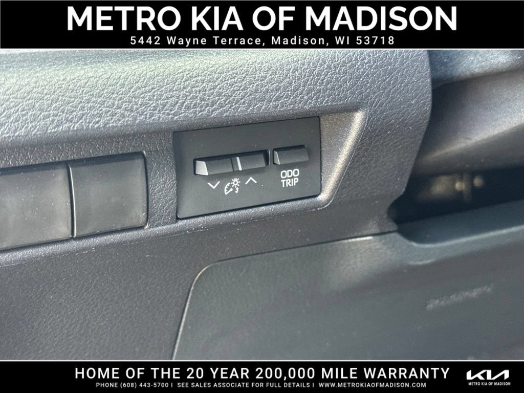 Used 2025 Toyota Sienna XLE AWD/4WD image 13