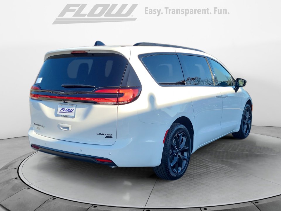 New 2026 Chrysler Pacifica Limited w/ S Appearance Package image 7