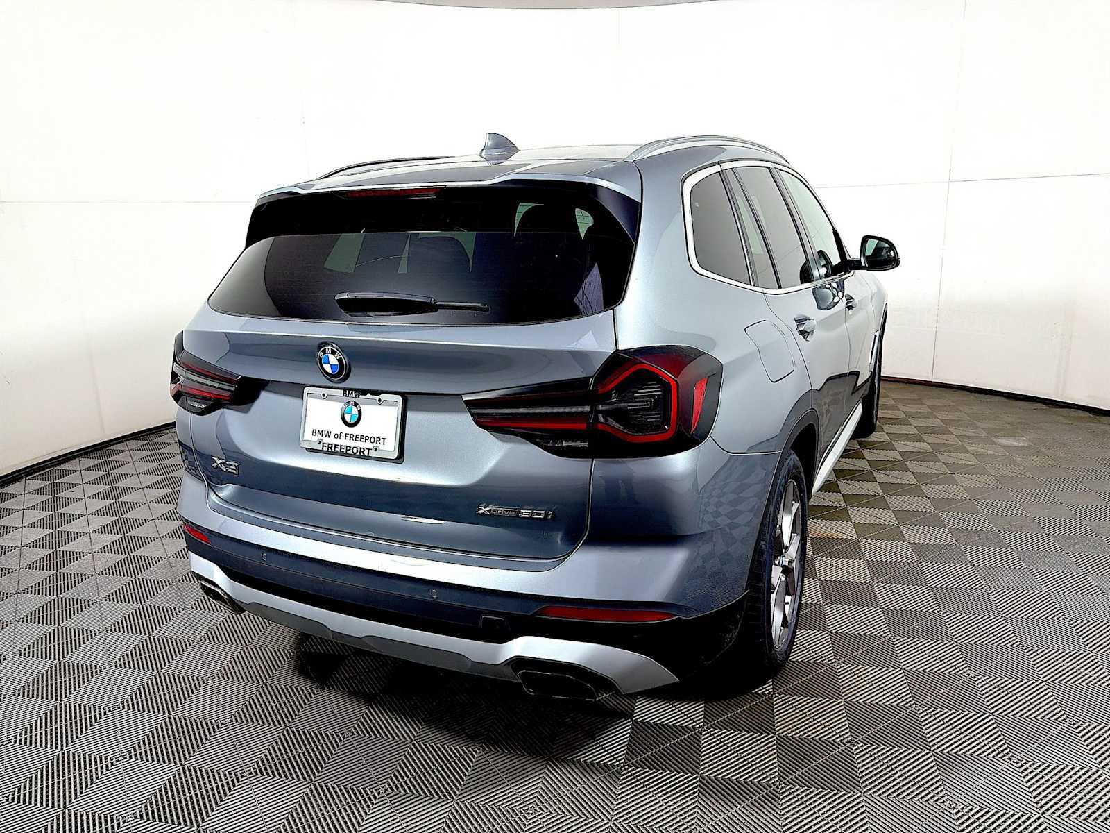 Used 2024 BMW X3 xDrive30i w/ Convenience Package AWD/4WD image 6