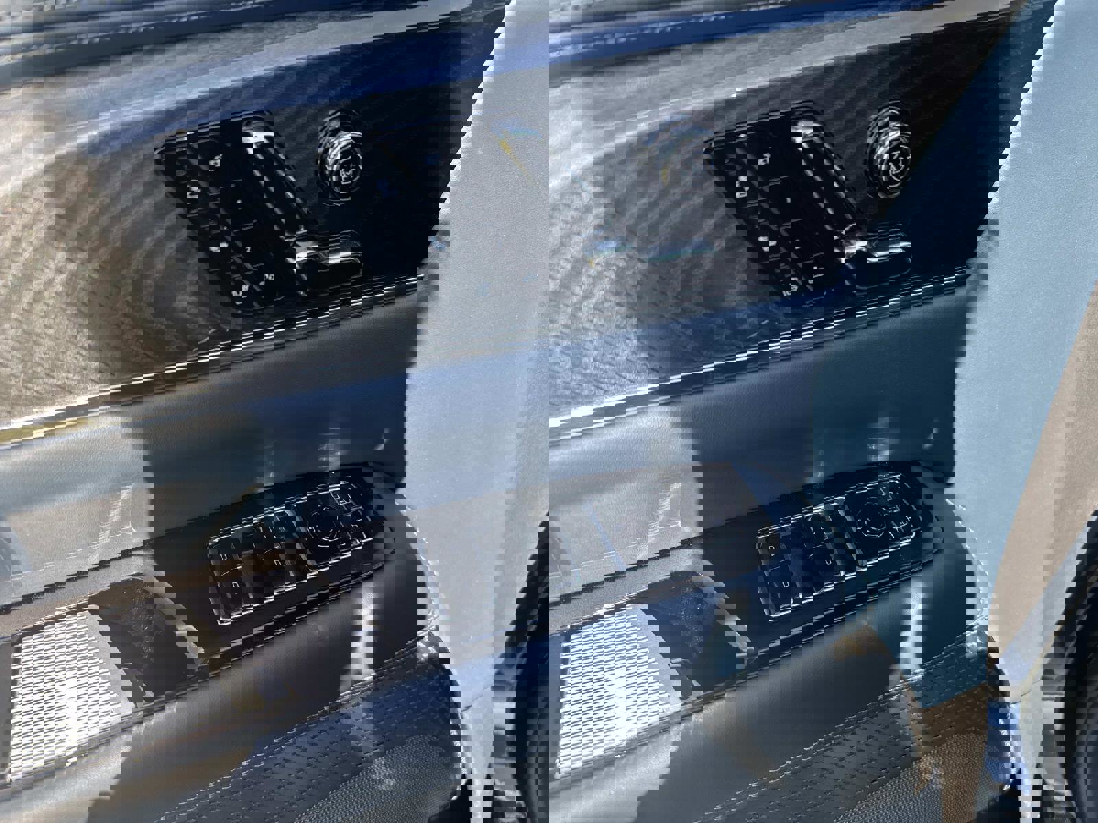 New 2025 Cadillac Escalade IQ Sport 2 image 19