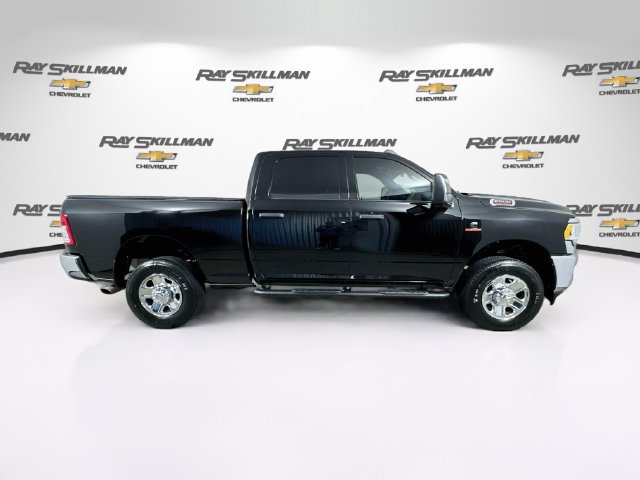 Used 2024 RAM 2500 Tradesman w/ Chrome Appearance Group AWD/4WD image 8