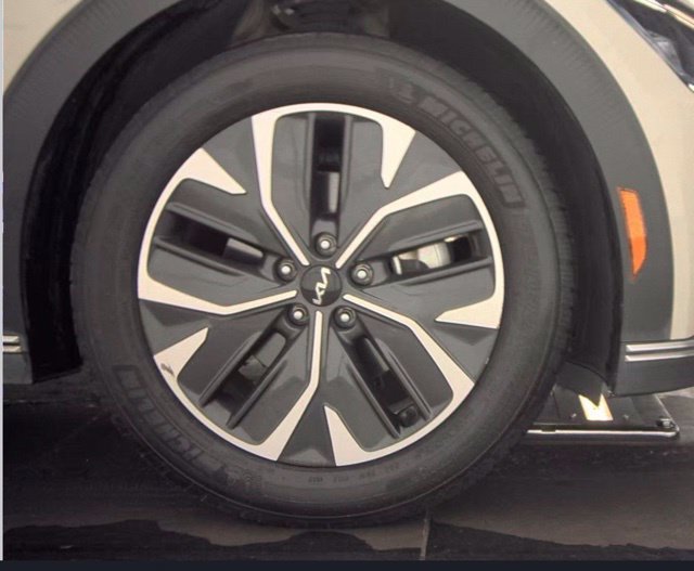 Certified 2024 Kia EV6 Light RWD image 21