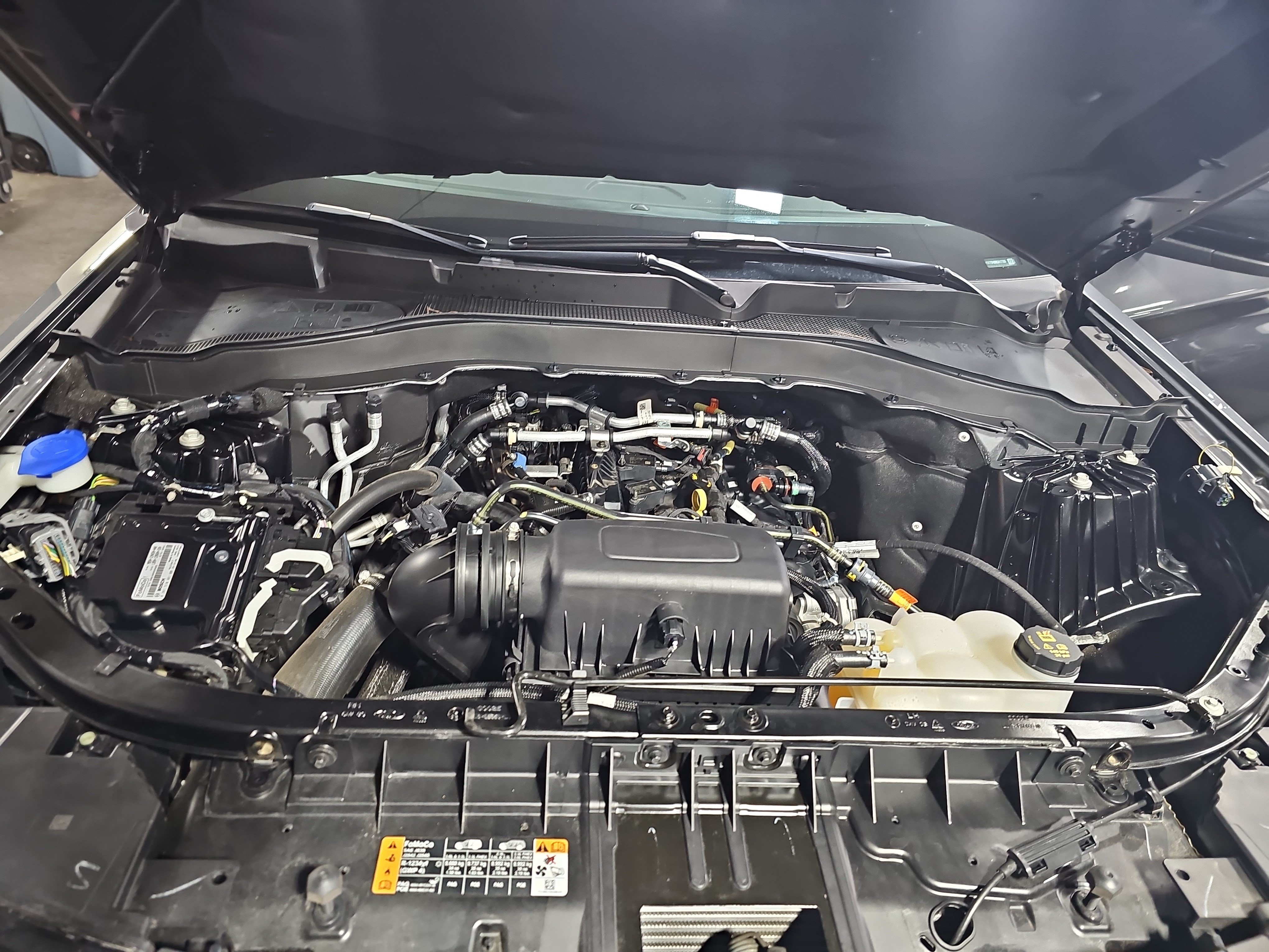 Used 2024 Ford Explorer XLT w/ Equipment Group 202A RWD image 29