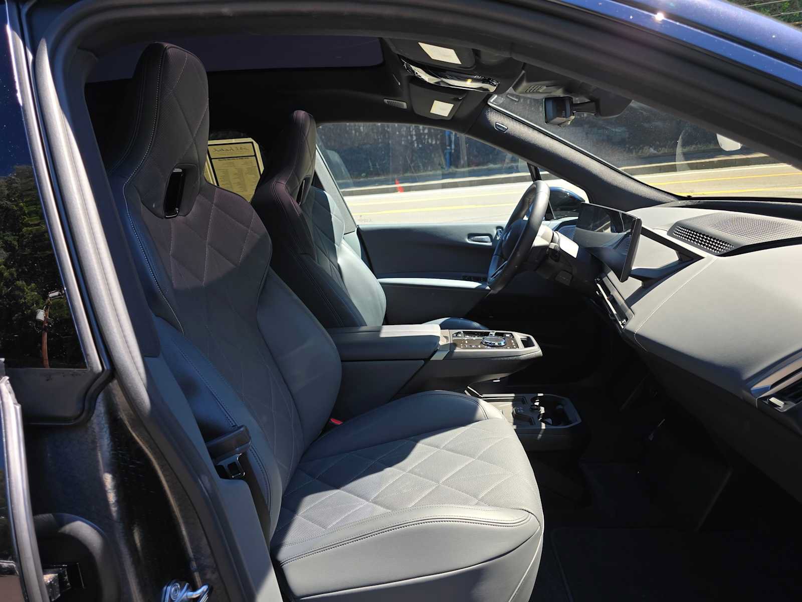 Used 2026 BMW iX xDrive60 w/ M Sport Package AWD/4WD image 11