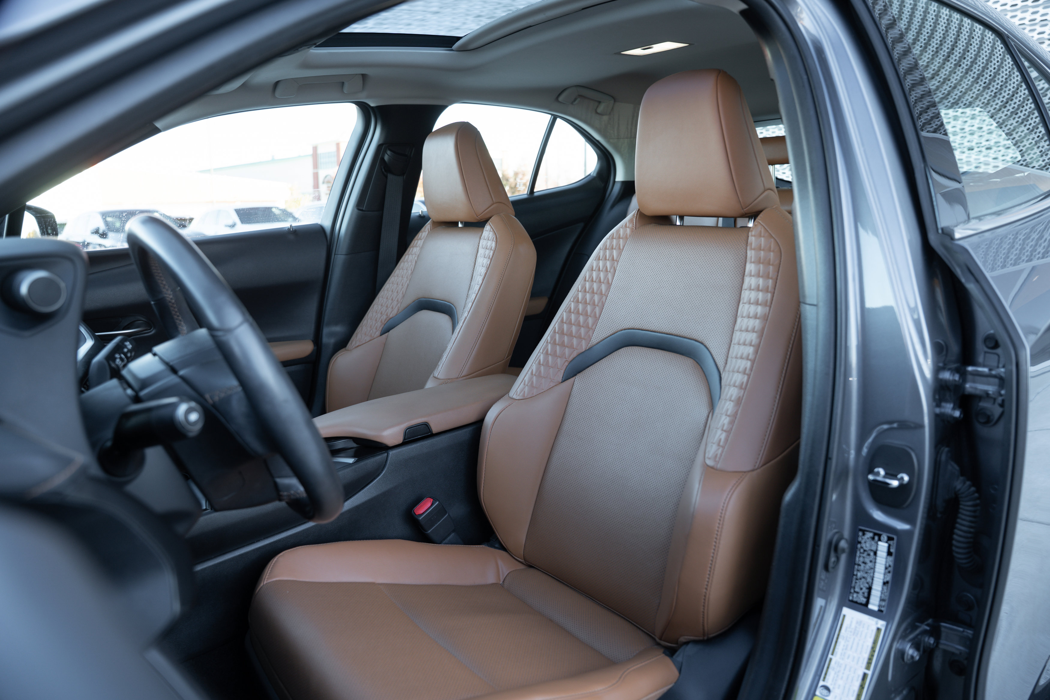 Used 2020 Lexus UX 250h w/ Premium Package image 20