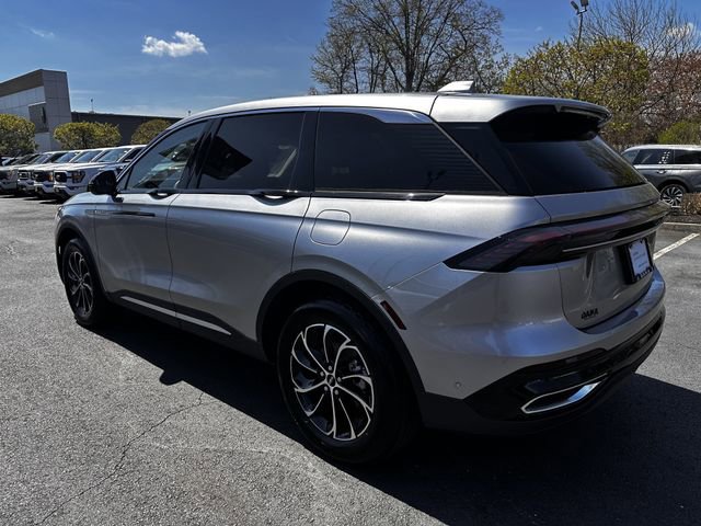 Used 2024 Lincoln Nautilus Premier w/ Equipment Group 102A image 7