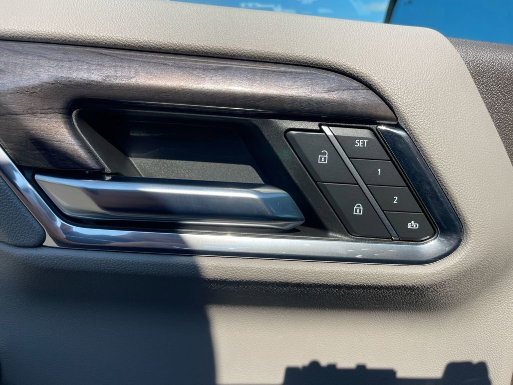 Used 2024 Chevrolet Silverado 1500 LTZ w/ LTZ Convenience Package II image 11