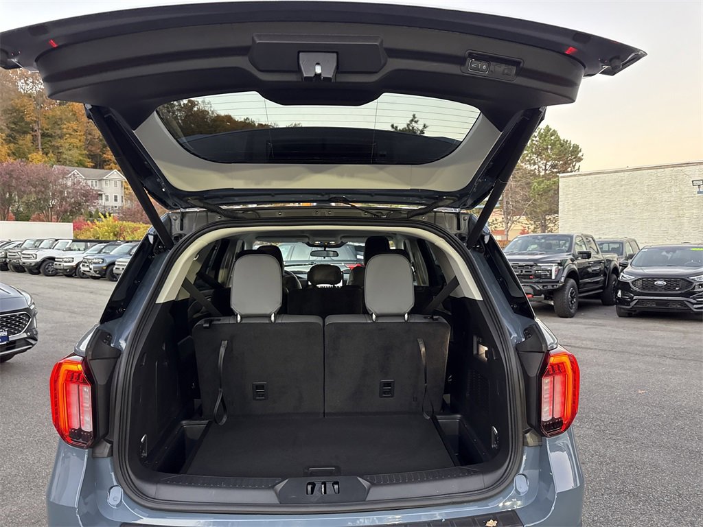 Used 2025 Ford Explorer Active w/ Active Comfort Package image 32