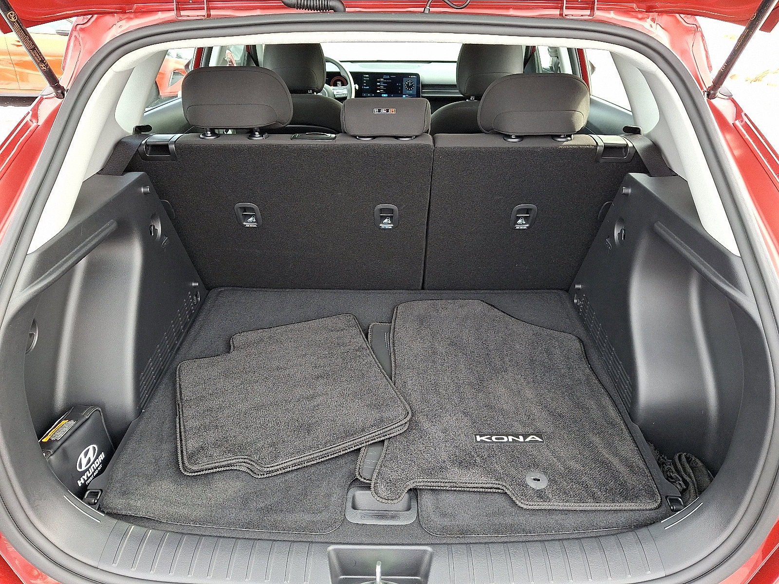 Certified 2025 Hyundai Kona SE image 29