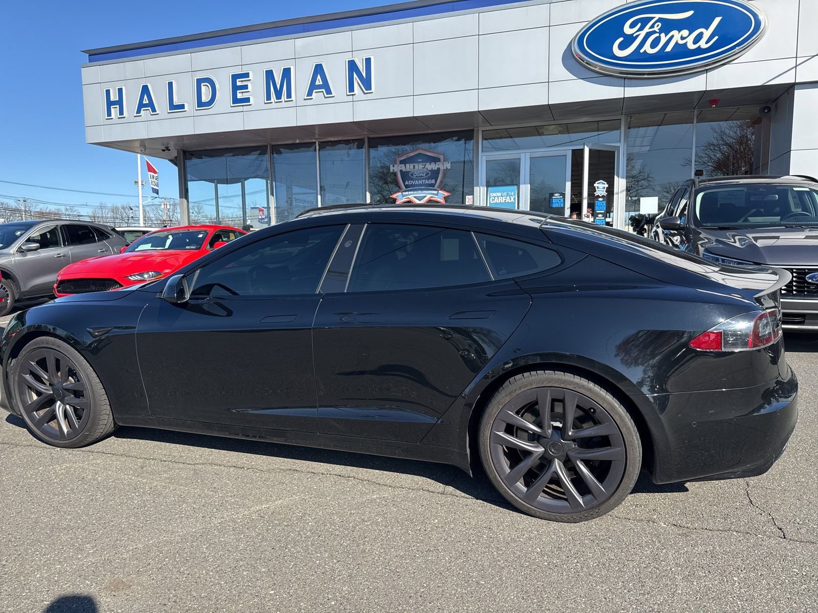 Used 2021 Tesla Model S Plaid image 9