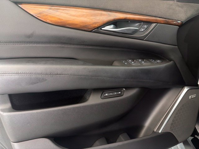 Used 2017 Cadillac Escalade Premium Luxury RWD image 9