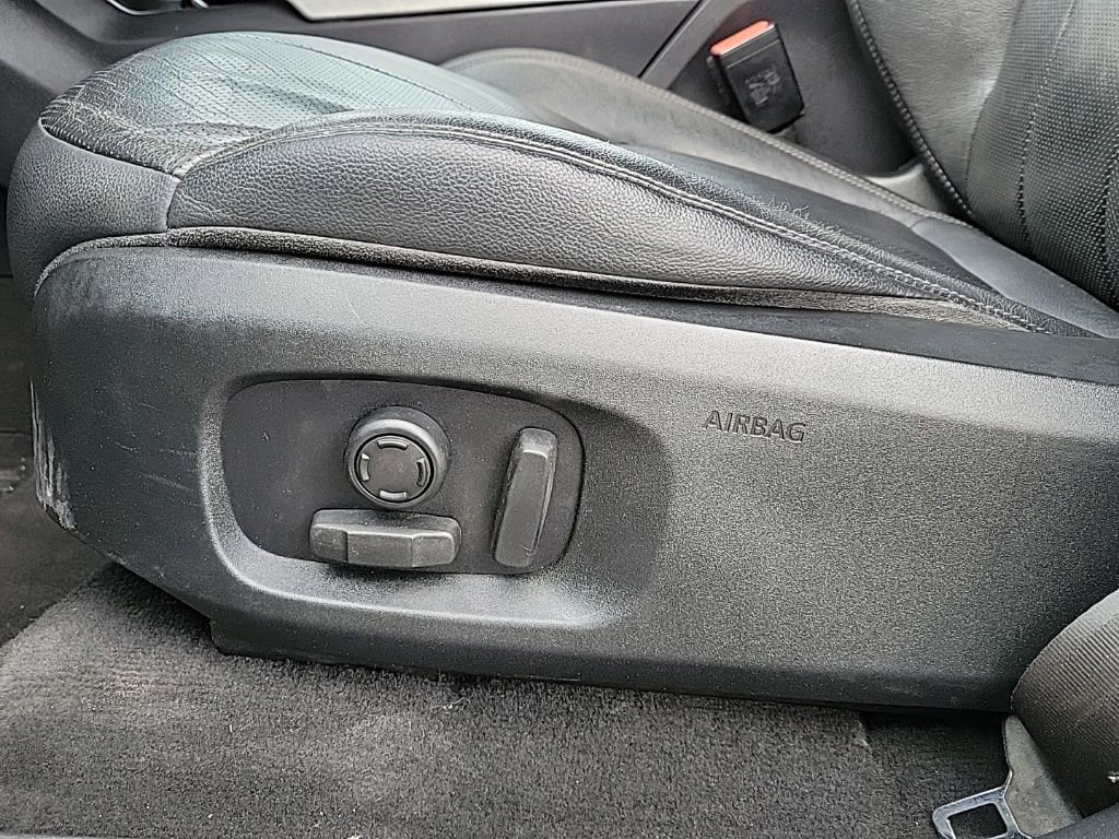 Used 2017 Land Rover Range Rover Evoque SE Premium image 12