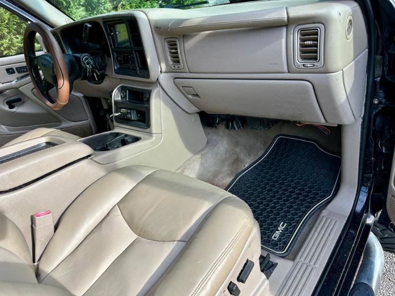 Used 2004 GMC Sierra 2500 SLT w/ Heavy-Duty Power Package image 7