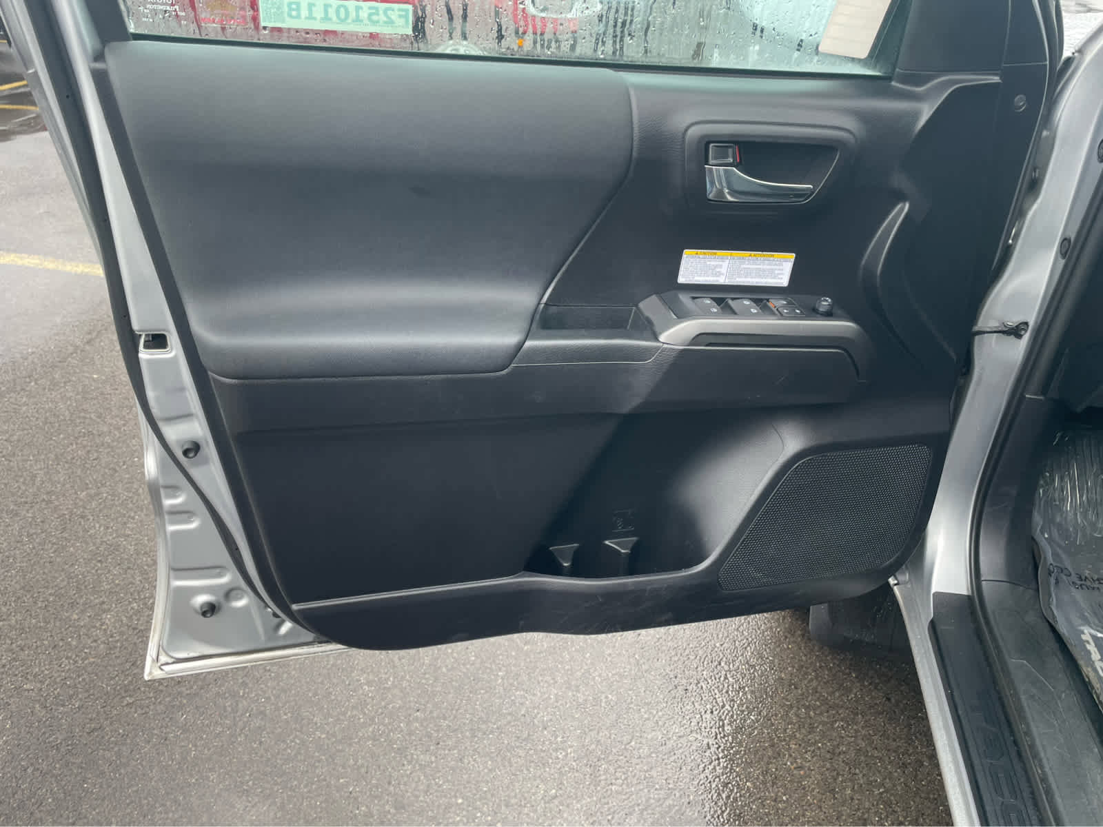 Used 2020 Toyota Tacoma TRD Off-Road w/ Technology Package image 12