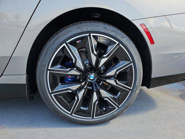 New 2025 BMW i7 M70 image 35