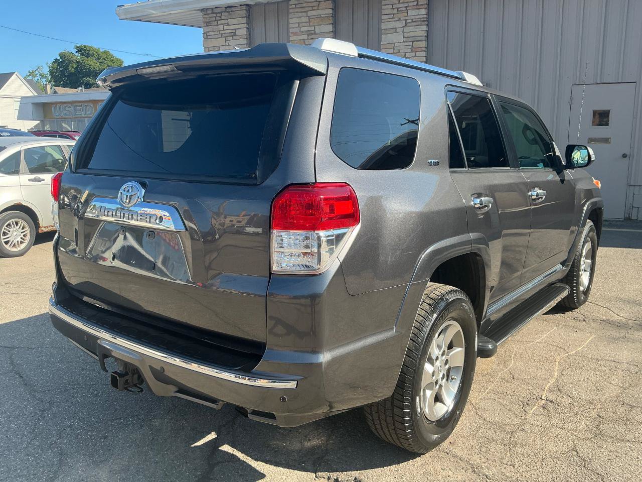 Used 2011 Toyota 4Runner SR5 w/ Convenience Pkg AWD/4WD image 3