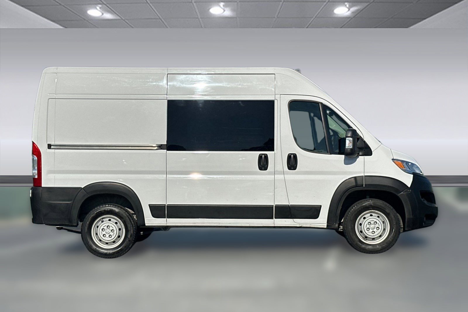 Used 2023 RAM ProMaster 2500 image 8