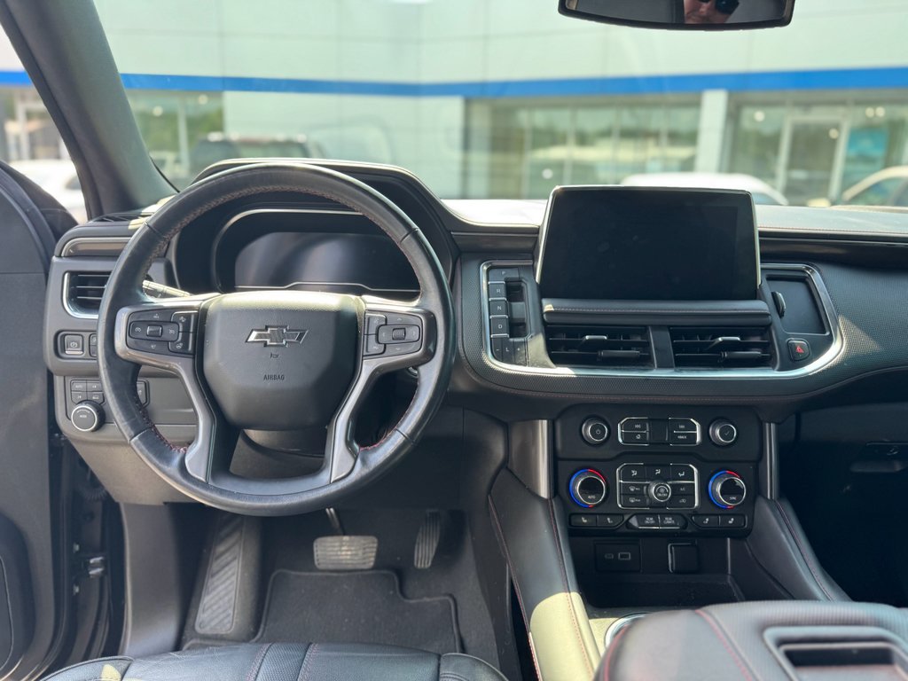 Used 2022 Chevrolet Suburban RST w/ Luxury Package AWD/4WD image 8
